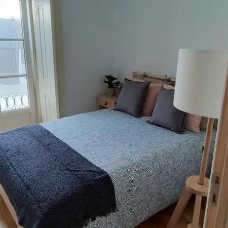 Quarto Com Varanda Na Rua Dos Douradores Lisbon Exterior photo